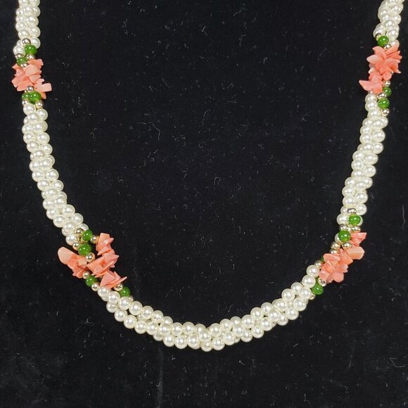 Vtg Twisted Faux Pearl Coral Jade Beaded Triple Strand Necklace Barrel Clasp - Picture 2 of 6